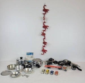 lot 206 image: Lot of Vintage Toys - Giant Monkeys in a Barrel, Little Lady Cookware Set, Tonka Toy, and More