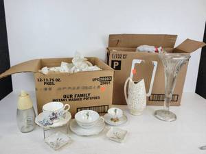 lot 215 image: Lot of Vintage Tea Cups & Saucers and Vases - NO SHIPPING