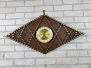 lot 232 image: Mid Century Modern Clock by Forestville - Key Included
