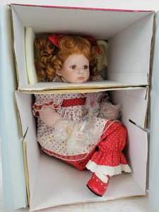 lot 277 image: Marie Osmond Fine Collectibles Olive May Loving Tribute - Item #C15776000000
