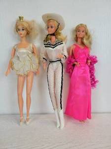 lot 280 image: Lot of (3) Vintage Barbies