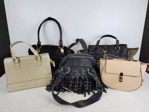lot 285 image: Lot of Purses - Tommy Hilfiger and More