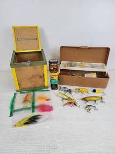 lot 288 image: Lot of Vintage Fishing Tackle & Bait