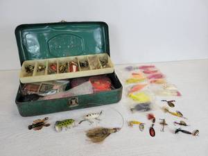 lot 29 image: Vintage VICTOR Tackle Box with Lures, Tackle, and other Assorted Accessories