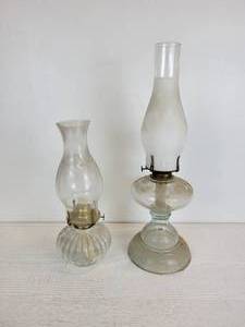 lot 290 image: Pair of Oil Lamps with Chimneys - NO SHIPPING