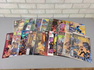 lot 221 image: Lot of (25) Assorted Comic Books