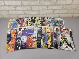 lot 250 image: Lot of (25) Assorted Comic Books