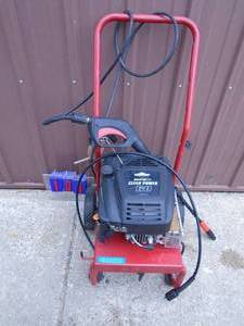 Briggs & Stratton 2800 psi gas pressure washer with hose & wand. As shown.