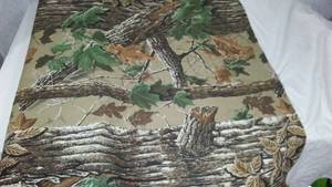 lot 182 image: Camouflage.