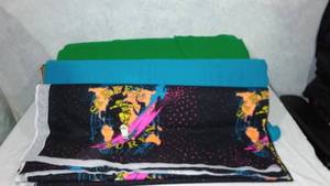 lot 200 image: Sweatshirt.