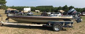 lot 2 image: 1987 Ranger 17 Boat wTrailer