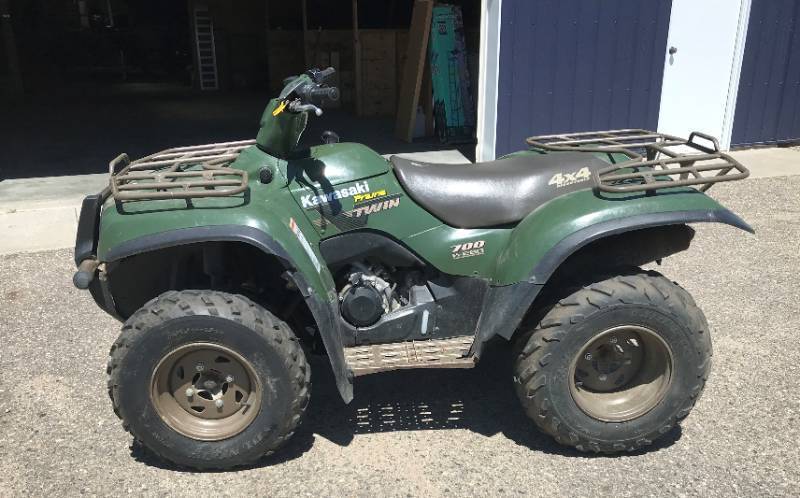 lot 4 image: 2004 Kawasaki Prairie Twin 700 4X4