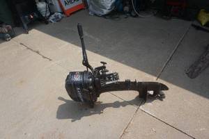 lot 4 image: Mercury Model 5070424 4.5 hp Tiller Motor With Gas Can