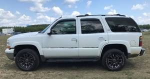 lot 3 image: 2005 Chevy Tahoe Z71 4x4