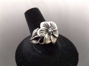 .925 Sterling Silver Flower Ring Size 8.75
