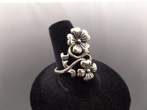 .925 Sterling Silver Flower Ring Size 9