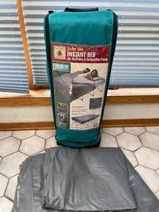 lot 98 image: Queen size Instant Bed w Extra Air Mattress