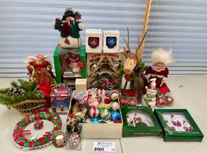 lot 109 image: HUGE Lot of Vintage Christmas Ornament Bulbs, Dcor and More