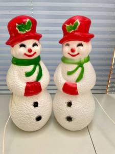 lot 112 image: Lot of 2 Vintage Blowmold Outdoor Light Up Snowmen