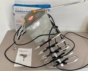 lot 123 image: HD TV Outdoor Antenna