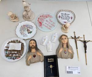 lot 129 image: Lot of Christian Religious Items and Figures