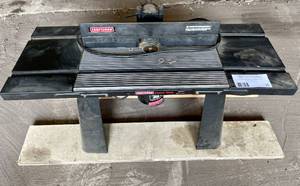 lot 34 image: Craftsman 1 12 HP Router Table