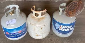 lot 39 image: Lot of 3 Propane Tanks