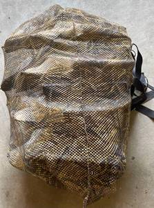 lot 25 image: Lot of 5 Canada Goose Floating Hunting Decoys with Bag
