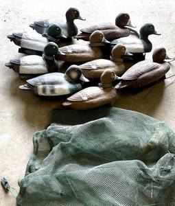 lot 8 image: Lot of 10 Scaup Duck Hunting Decoys with Bag