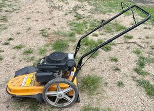 lot 131 image: Cub Cadet ST 100 Trim Mower