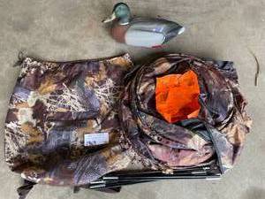 lot 138 image: Ameristep Multi Season Dog House Pack-In Hunting Blind & Duck Decoy