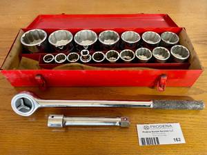 lot 162 image: Craftsman Mechanics Ratcheting Socket Wrench and 16 Sockets 