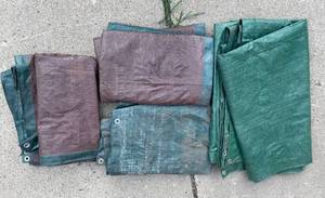 lot 176 image: Lot of 4 Tarps -Various Sizes - Includes Storage Tote