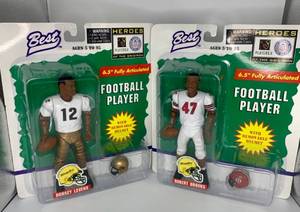 lot 12 image: Heroes of the Gridiron NFL Vintage Figure Lot- Dorsey Levens &amp Robert Brooks