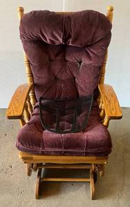 lot 26 image: Wood Glider Rocking Chair