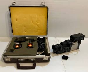 lot 9 image: Magnavox Newvicon Camcorder And Vivitar NC-2 Batteries And Charger