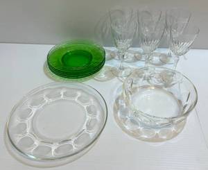 lot 61 image: Group Of Misc. Glassware Including Uraniumware And More
