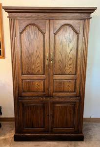 lot 65 image: Wood Entertainment Center 75T x 44 12W x 22 14D