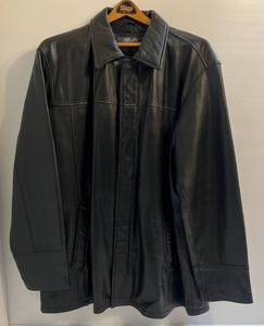 lot 160 image: Kenneth Cole Reaction 2XT Leather Jacket