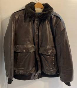 lot 166 image: Cooper Genuine Leather Bomber Style Jacket Size 48T