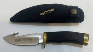 lot 176 image: Buck 691 C Vanguard Zipper Rubberized Fixed Blade Knife WSheath