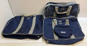 lot 194 image: Lands End Storage Bags