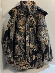 lot 213 image: Remington XXL Camo Hunting Jacket