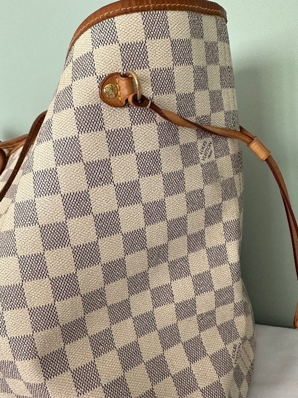 Sold at Auction: Louis Vuitton, Louis Vuitton -Coated Canvas Damier Ebene  MM Neverfull - Brown Tote