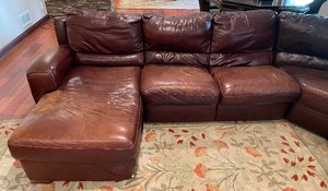 lot 11 image: Beautiful Brown Leather Sectional Sofa with Chaise Lounge