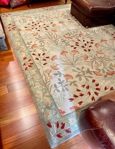 lot 9 image: Pottery Barn Adeline Hand Tufted Wool Area Rug