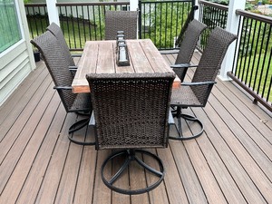 lot 6 image: Patio Table and Swiveling Chairs Set