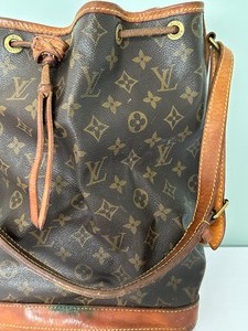 lot 14 image: Vintage Louis Vuitton Monogrammed Noe Bucket Shoulder Bag