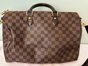 lot 16 image: Louis Vuitton Damier Ebene Speedy Handbag