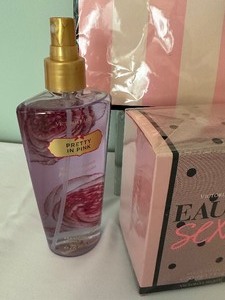 lot 54 image: Victorias Secret 1.7 Very Sexy Now Perfume, Eau So Sexy 1.7 ounces and Pretty in Pink Body Spray